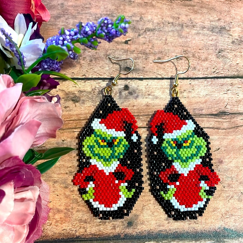 Grinch Beaded Earring